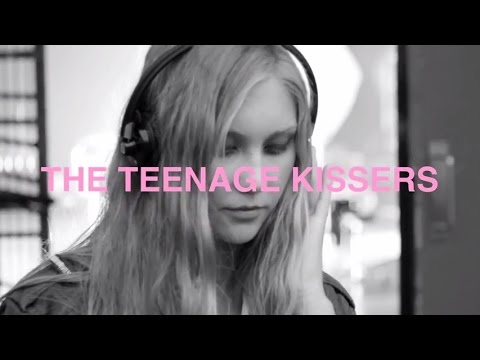 THE TEENAGE KISSERS「VIOLENT LIPS」MV