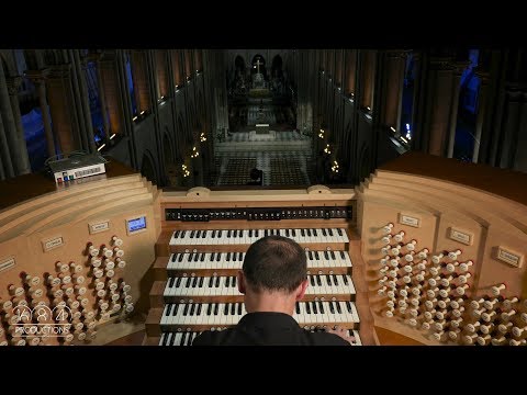 Notre-Dame organ, Yves Castagnet plays Dupré Prelude &amp; fugue in G minor (June 2017)